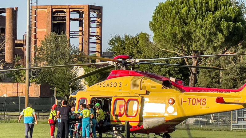 “Fai sto c… di taglio o resti a casa”: a 23 anni si ritrova con la mano tranciata dalla sega circolare