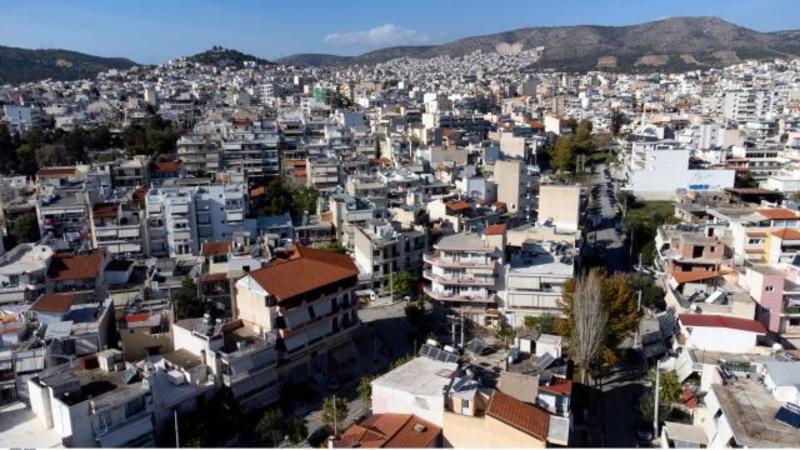 Η στέγη ρίχνει κυβερνήσεις;