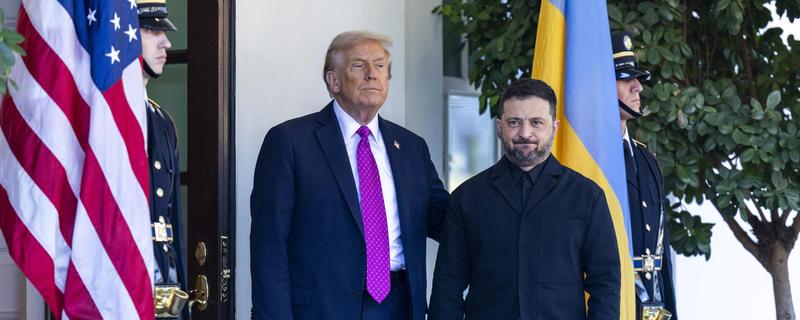 Zelensky accetta di trattare sulla proposta di pace americana, l’Europa corre per mettersi di traverso