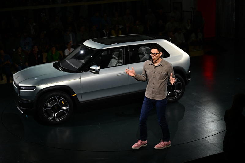 Rivian CEO’s $4.6B Pay Plan Mirrors Elon Musk’s—But Tesla’s Playbook Is Hard to Repeat