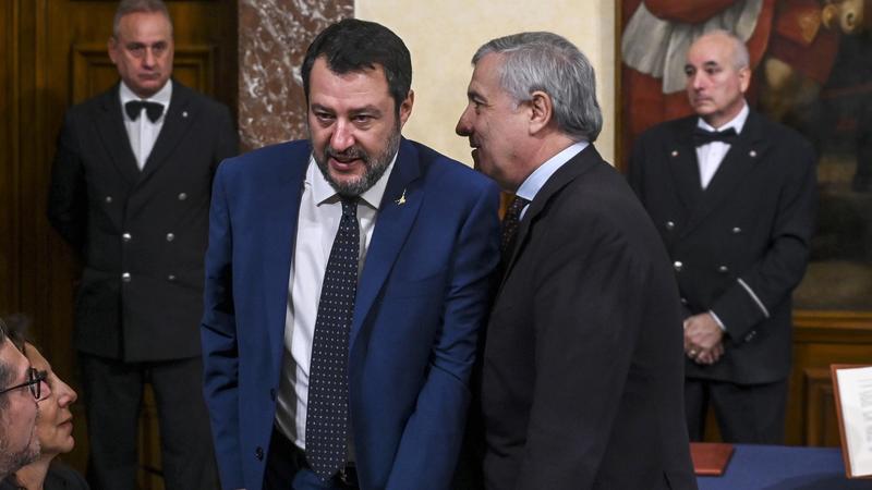 Manovra, scontro FI-Lega su canone Rai e banche. Chance per opzione donna. Moody's alza il rating dell'Italia