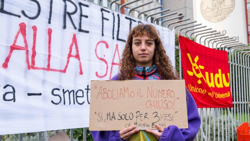 Caos a Medicina, studenti pronti al ricorso. L’avvocato Bonetti: “Il test non è stato abolito, si apra a tutti i candidati”