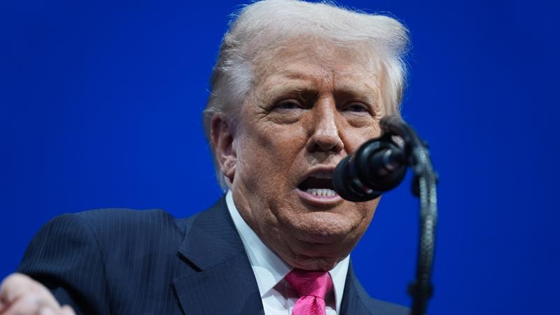 Prezzi alle stelle, Trump «mollato» dai suoi elettori: il 76% lo boccia