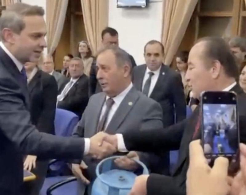 'Gazetecilik suç değildir' mi?!. - Piknik tüplü vekil!.. 'Gazetecilik suç değildir' mi?!. - Piknik tüplü vekil!..