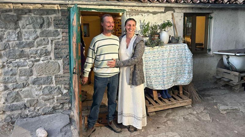 I tre figli tolti alla famiglia nel bosco: potrebbero tornare in Australia con la mamma