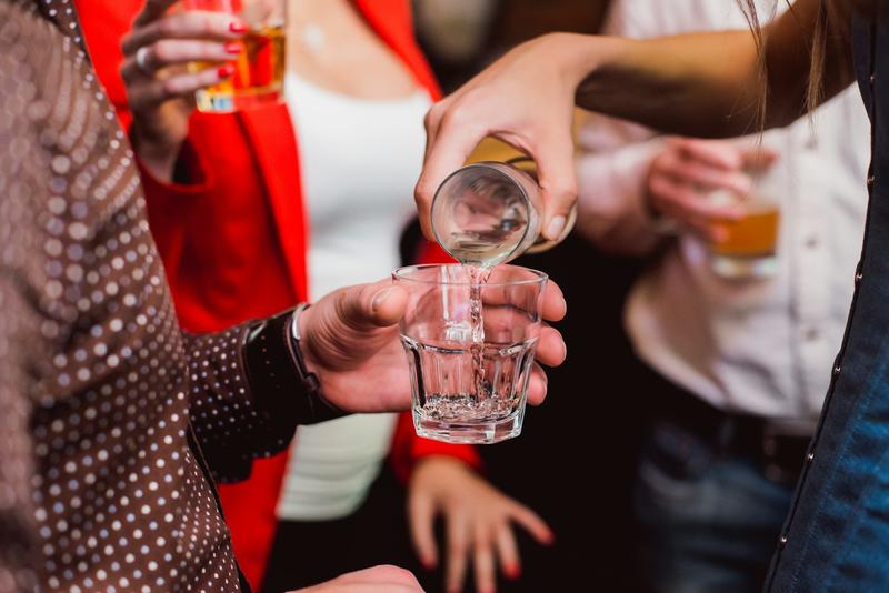 L’alcool, un facteur de risque majeur dans les violences sexuelles entre étudiants ?