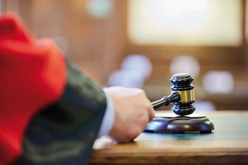 Altro che carriere separate, c’è un pm che fa il giudice a Napoli e “stronca” le liste-testi della difesa…