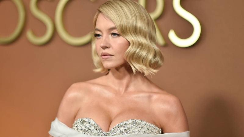 Slik ble hun en MAGA-maskot