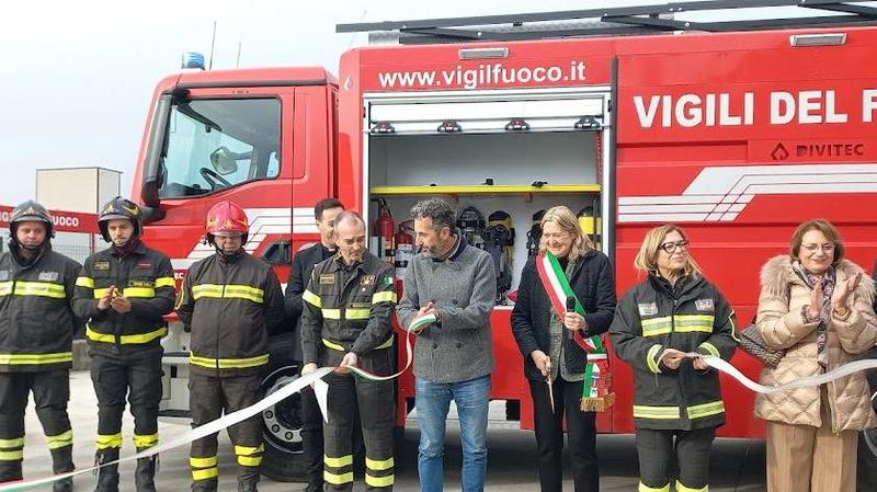 Luzzara, nuova autobotte per i vigili del fuoco volontari