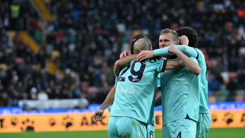 Doppietta di Pobega, sigillo di Bernardeschi: l’urlo del Bologna a Udine. Rossoblù primi in classifica