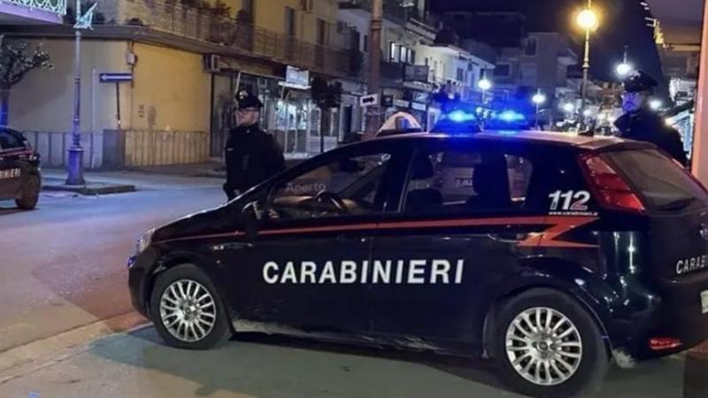 Trentenne accoltellataÂ da un uomo vicino casa:Â Ã¨ in fin di vita, indaganoÂ i carabinieri