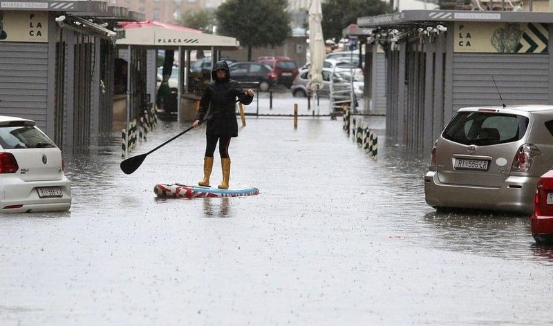 (DOSJE) Kolumna Jane Javornik: Osebno je politično!