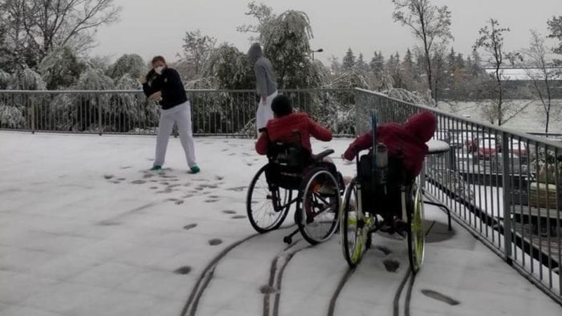 Dal cielo di Gaza solo bombe, a Bergamo regala la prima neve Dal cielo di Gaza solo bombe, a Bergamo regala la prima neve