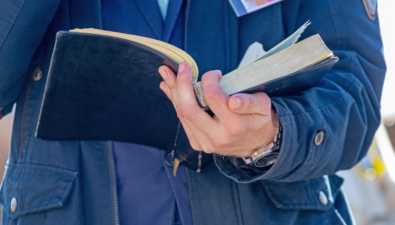 Blir vi dummere, latere, sosialt inkompetente og slemmere av KI?