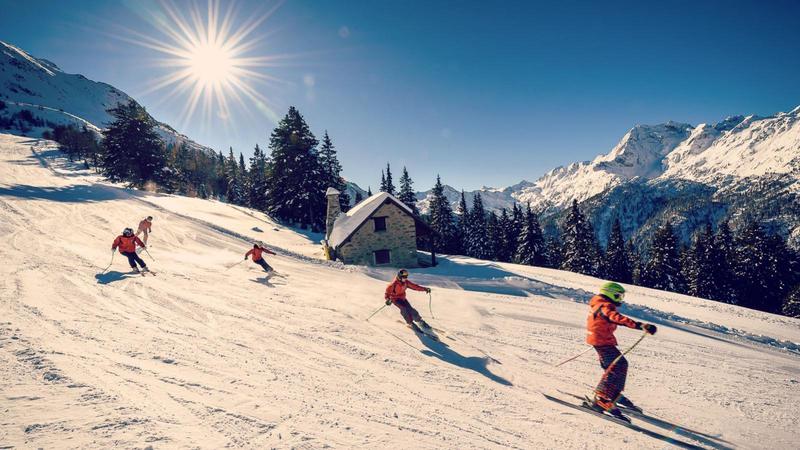 Sci, ecco la mappa del caro-neve: lo skipass sui comprensori lombardi costerà il 4% in più, e in “vetta” sale la Valtellina