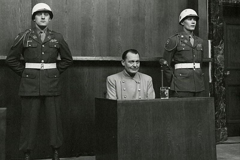 Нашлись еще два описания смерти рейхсмаршала Геринга: самоубийцу повесили и застрелили