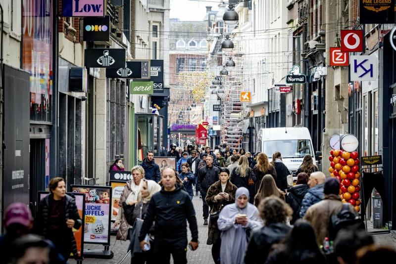 Ivica Šola: Bijeda blagostanja - bogati Zapad između zaborava Boga i porasta konzumacije antidepresiva