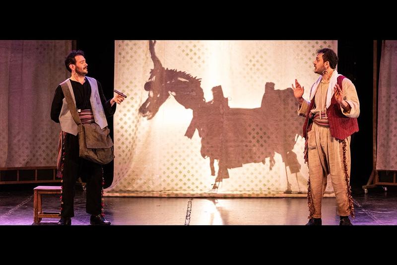 Oyun: Eşeğin Gölgesi – Bir Absürdün Bugüne Düşen Gölgesi Oyun: Eşeğin Gölgesi – Bir Absürdün Bugüne Düşen Gölgesi