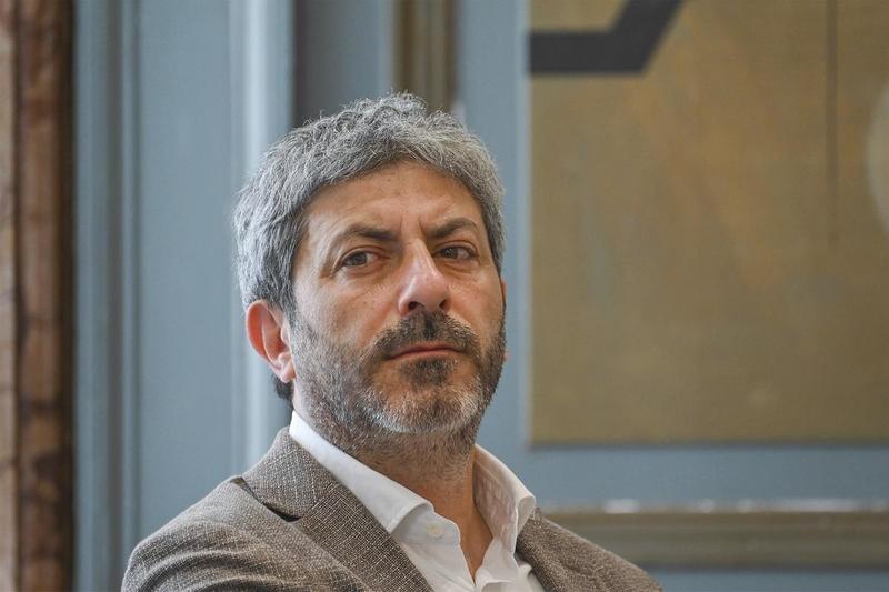 Pd e M5S si giocano tutto in Campania. Con la vittoria di Fico, Conte governerebbe due Regioni come FdI Pd e M5S si giocano tutto in Campania. Con la vittoria di Fico, Conte governerebbe due Regioni come FdI