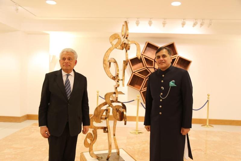 PAKISTAN PRESENTS LANDMARK ISLAMIC ARTWORK TO OXFORD CENTRE FOR ISLAMIC STUDIES