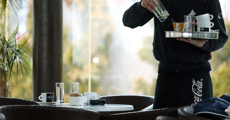 Mlada konobarica otkrila da zarađuje 4000 eura mjesečno: 'Ima plaću veću nego programer'