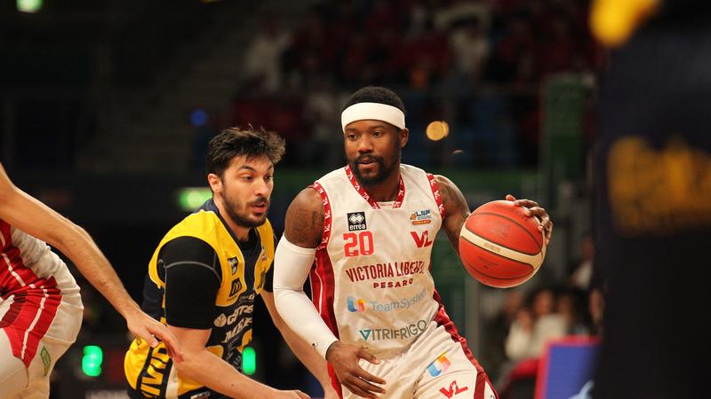 Vuelle, errori pagati a caro prezzo. Pillastrini trova la serata perfetta, Pesaro ha le polveri bagnate e Cividale espugna l’Astronave