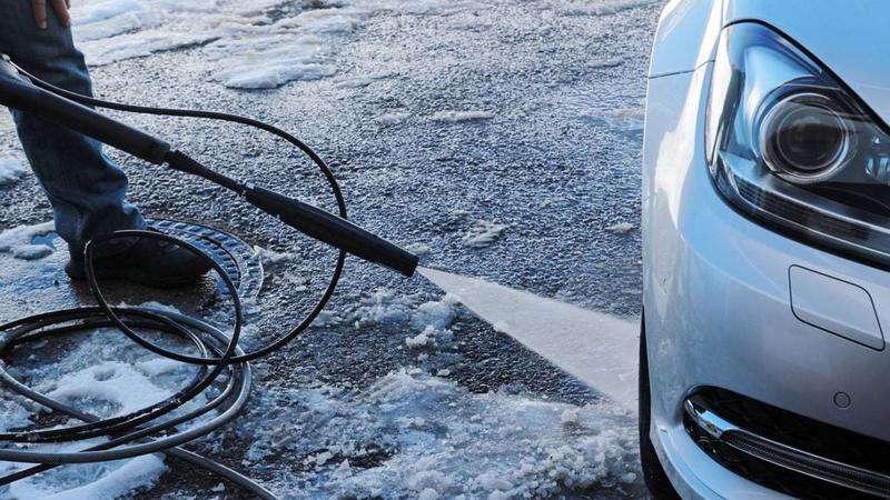 Zašto pranje automobila na niskim temperaturama može da napravi više štete nego koristi