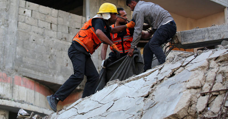 Israeli airstrikes kill 14 people in Gaza, medics say Israeli airstrikes kill 14 people in Gaza, medics say