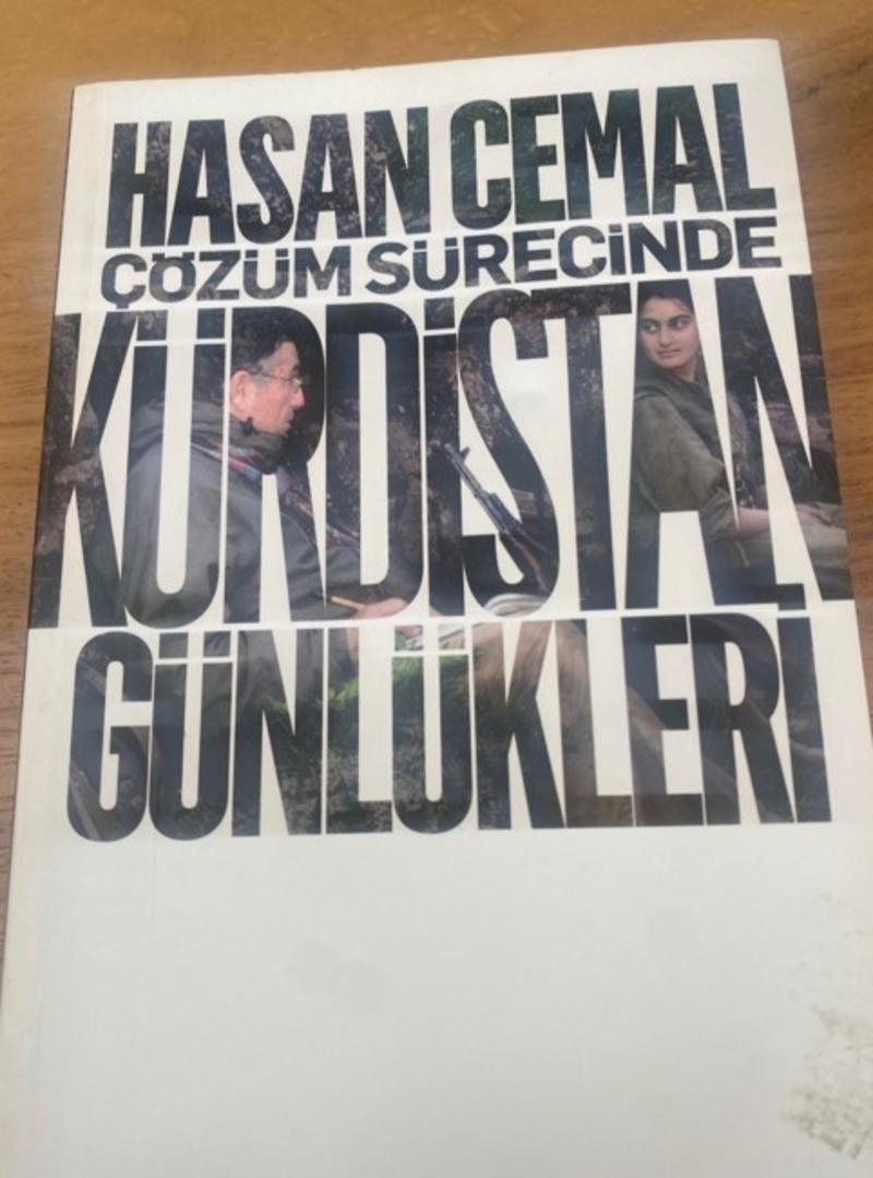 Uluslararası sahneye lacilerini çekmiş halde çıkan Mazlum Abdi ve 11 yıl önceki öngörüleri