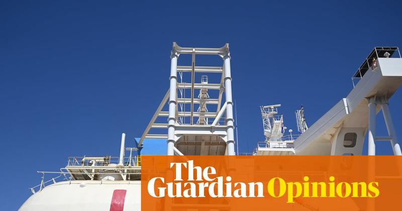 How can Australia convince the world to give up fossil fuels if Anthony Albanese is contradicting himself on gas expansion?