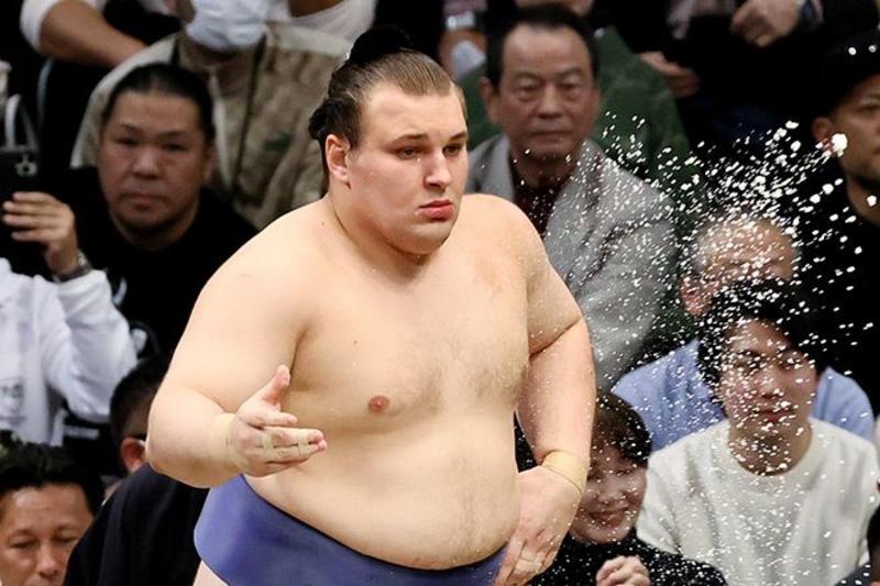 VOX POPULI: Aonishiki rises from Ukraine to sumo glory as symbol of hope