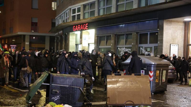Virtus, la partita con l’israeliana Hapoel di Tel Aviv si giocherà in Fiera. Ma la polemica continua: “Via gli spazi ai collettivi”