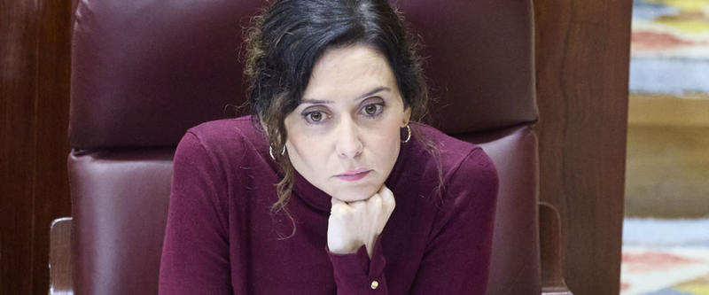 Ayuso habla de los “cuchillos” de Sánchez y trata de manipular el posible recurso del fiscal ante el TC