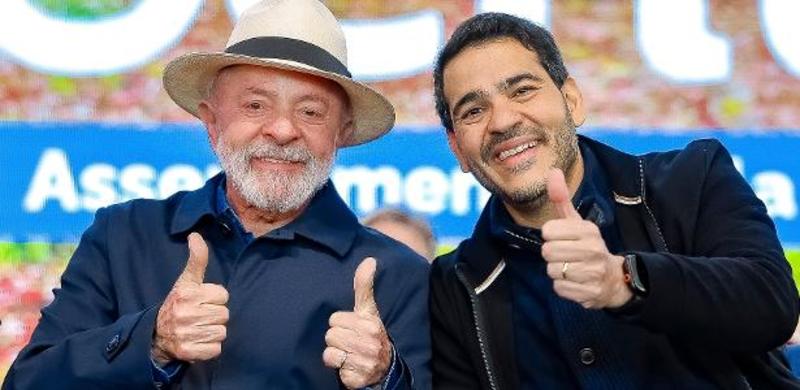 Lula volta ao Brasil com promessa de ajudar pessoalmente Messias no Senado