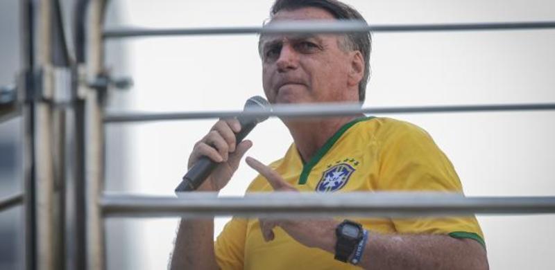 Bolsonaro rifa seu legado político ao usar a carta 'foi mal, tava doidão'