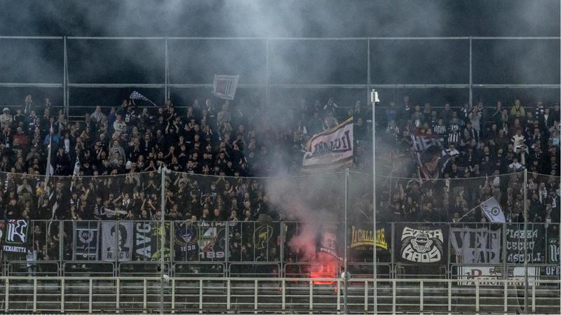 Fratellini picchiati per un giubbotto dell’Ascoli, denunciato l’aggressore 21enne: in arrivo anche il Daspo. La madre: “Mio figlio ha paura”
