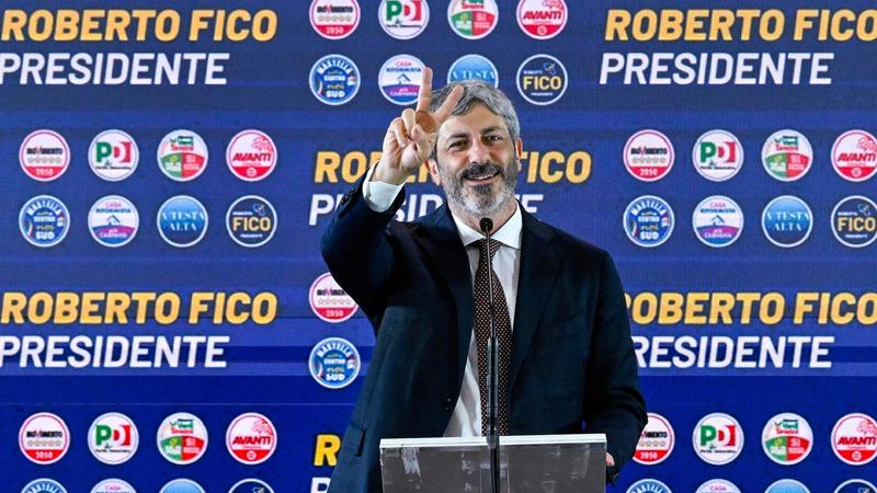Chi è Roberto Fico, nuovo governatore della Campania: il mare, Lucio Dalla e il Napoli. Dai meetup grillini alla presidenza Chi è Roberto Fico, nuovo governatore della Campania: il mare, Lucio Dalla e il Napoli. Dai meetup grillini alla presidenza