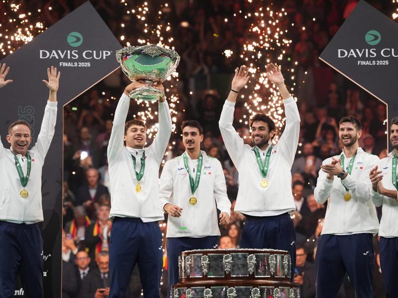 Audience o tg militante? I vertici Rai non hanno dubbi. E così il Tg1 slitta per fare spazio alla Coppa Davis (per ben due volte)