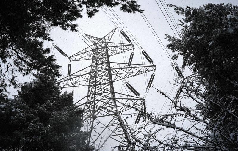 Η ακρίβεια στο ρεύμα και ο μύθος της νομικής μορφής της ΔΕΗ