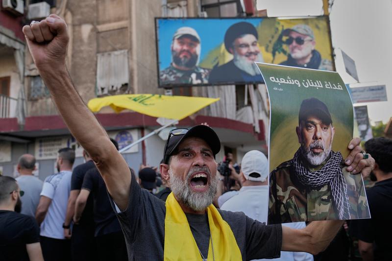 ‘The Zionists should be worried’: Threats, anti-US chants at funeral of Hezbollah No. 2