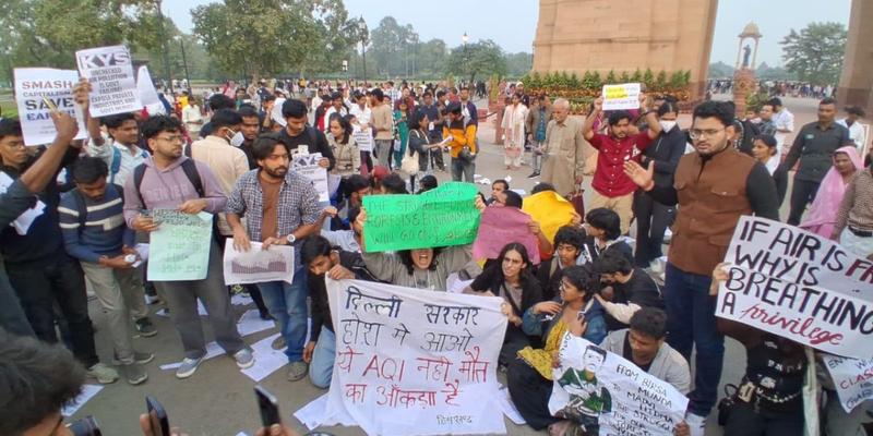 At India Gate, How A Protest Against Delhi's Pollution Was Met With Police Action and FIRs