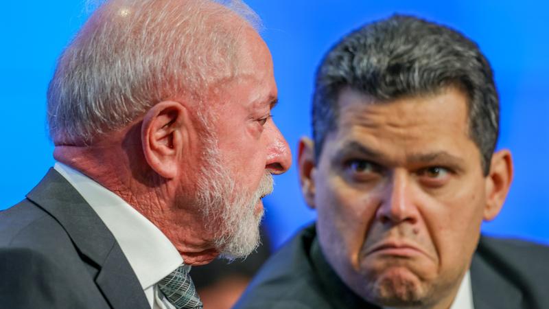 Alcolumbre se revolta com Lula e atira bomba no pagador de impostos Alcolumbre se revolta com Lula e atira bomba no pagador de impostos