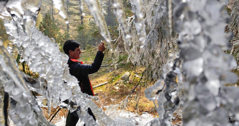 Cold wave tightens grip in Valley