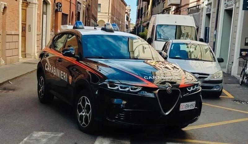 Atti sessuali con la vicina di 5 anni. Arrestato 40enne di Ferrara che nega tutto