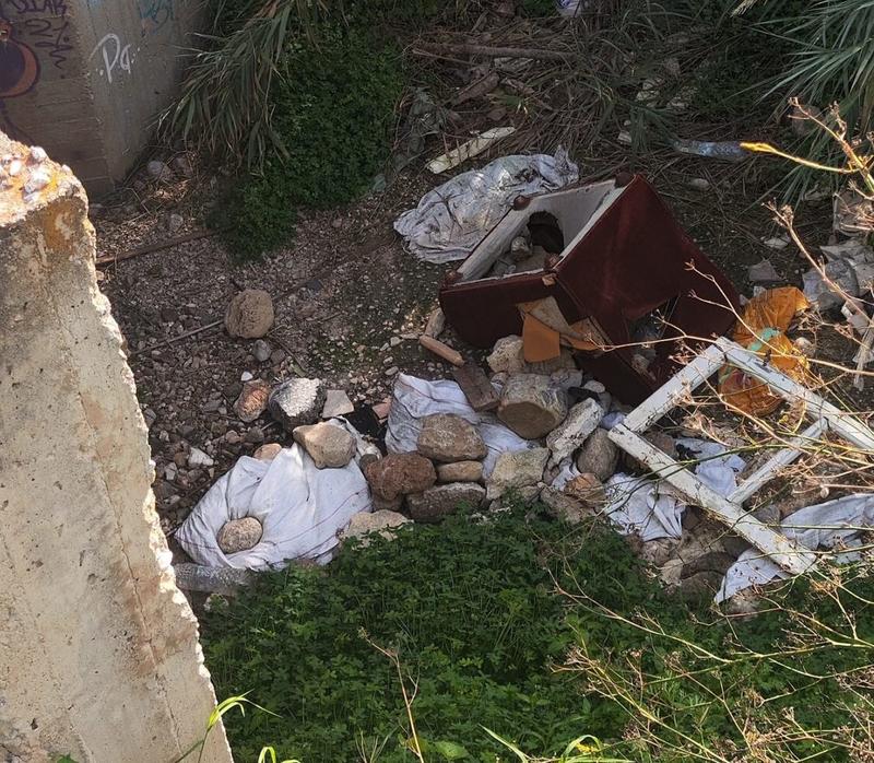 Ρέµα ή χωµατερή ;