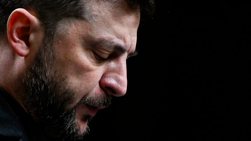 Selenskyjs autoritärer Kurs trifft auf Trumps Friedensplan – und die Ukraine wankt