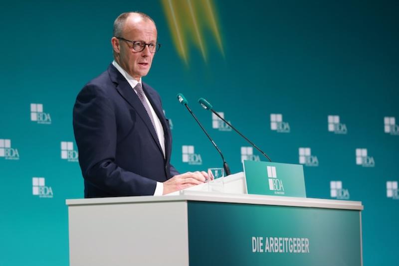 Arbeitgebertag: Was Merz besser kann als Klingbeil und warum Bas stottert