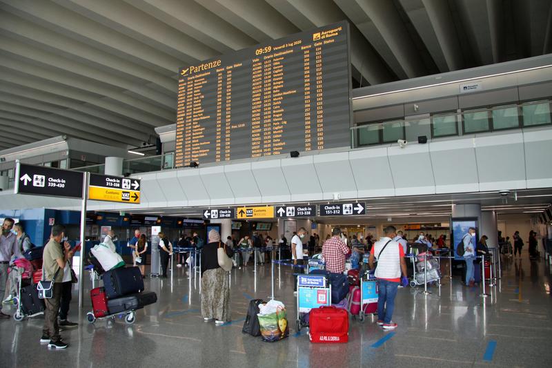 Vacanze di Natale e Capodanno 2025: viaggi più brevi e più lontani