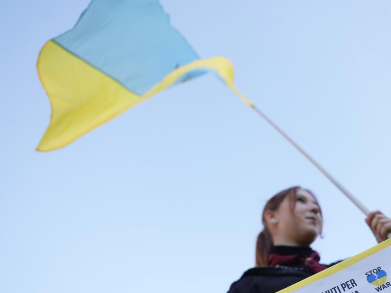 Così Putin vuole bloccare i fondi per l'Ucraina. Le esche e le trappole del Cremlino: «Altrimenti Kiev potrebbe resistere altri 2 anni»