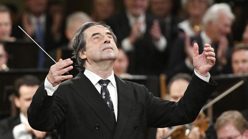 Riccardo Muti: «Sono credente, non baciapile. E dirigerò per Papa Leone in Vaticano. La musica si ascolta con l’anima»